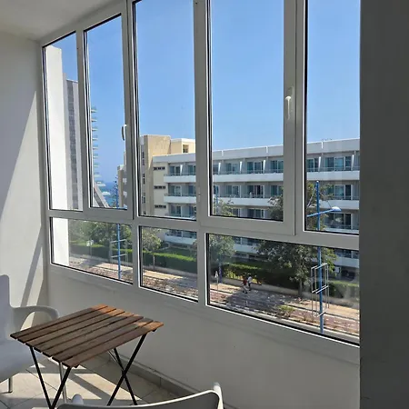 1 Bd At Mediterranean - Bay B206 * リマソール