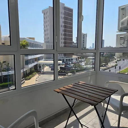 1 Bd At Mediterranean - Bay B206 * リマソール