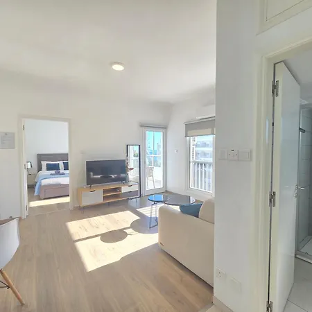 1 Bd At Mediterranean - Bay B206 דירה לימסול