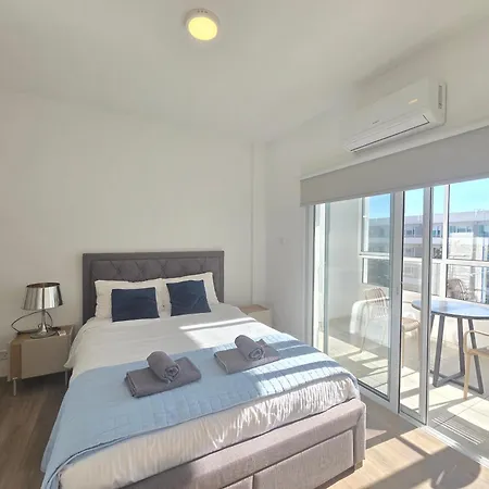 1 Bd At Mediterranean - Bay B206 לימסול