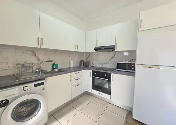 1 Bd At Mediterranean - Bay B206 شقة ليماسول